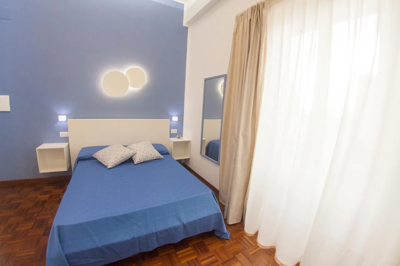 Bed and Breakfast 319 Al Duomo Neapol 2*,